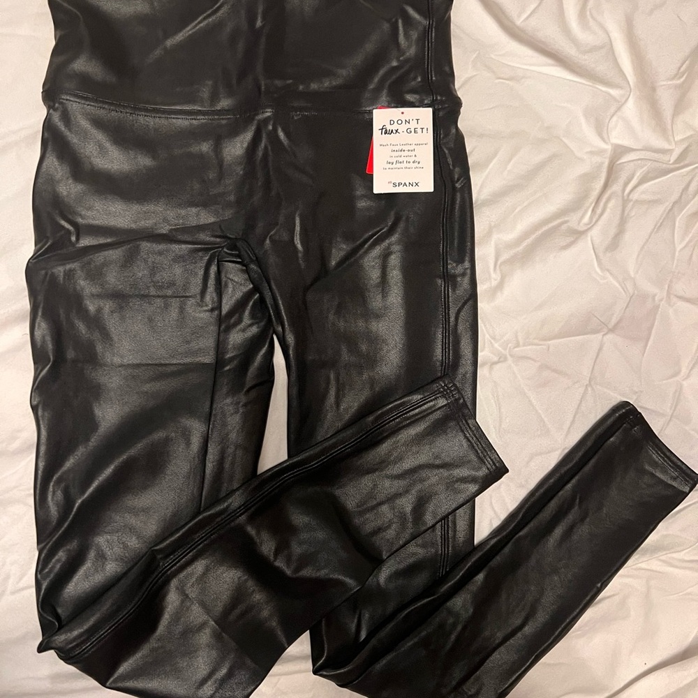 Spanx faux leather leggings. Size medium. NWT